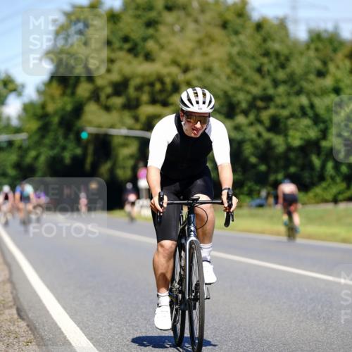 07.09.2025 - 19. Norderstedt Triathlon Michael Burmester http://msf.ph/oto/8836838 07.09.2025 12:50:06 Radfahren 344, 712, 781 meine-sportfotos.de