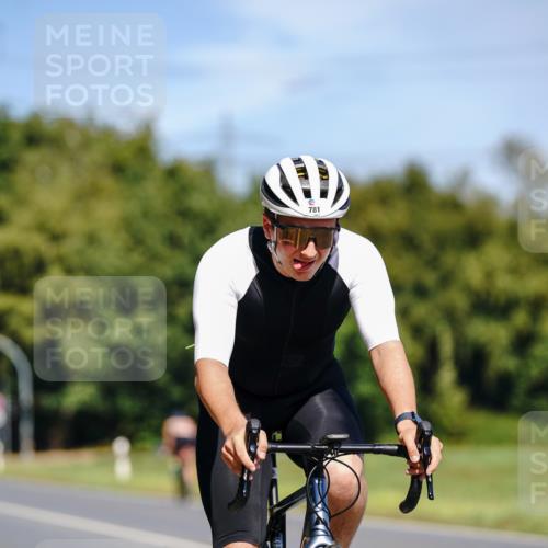 07.09.2025 - 19. Norderstedt Triathlon Michael Burmester http://msf.ph/oto/8836847 07.09.2025 12:50:07 Radfahren 344, 712, 781 meine-sportfotos.de