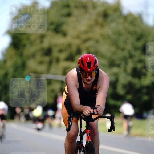 07.09.2025 - 19. Norderstedt Triathlon Michael Burmester http://msf.ph/oto/8836872 07.09.2025 14:10:40 Radfahren 999, 1003, 1421 meine-sportfotos.de