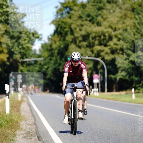 07.09.2025 - 19. Norderstedt Triathlon Michael Burmester http://msf.ph/oto/8836880 07.09.2025 12:50:18 Radfahren 241, 247, 330, 809, 1283 meine-sportfotos.de