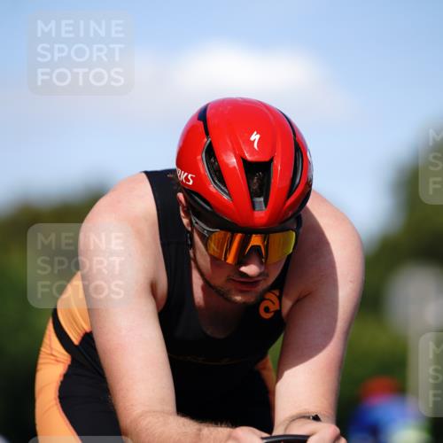07.09.2025 - 19. Norderstedt Triathlon Michael Burmester http://msf.ph/oto/8836882 07.09.2025 14:10:41 Radfahren 999, 1003, 1421 meine-sportfotos.de
