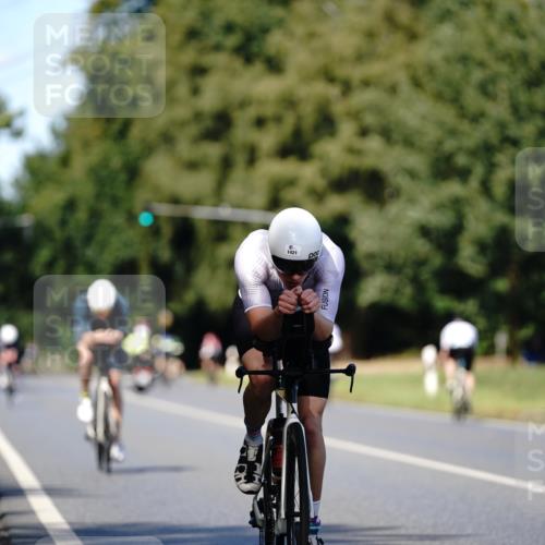 07.09.2025 - 19. Norderstedt Triathlon Michael Burmester http://msf.ph/oto/8836888 07.09.2025 14:10:43 Radfahren 876, 999, 1421 meine-sportfotos.de