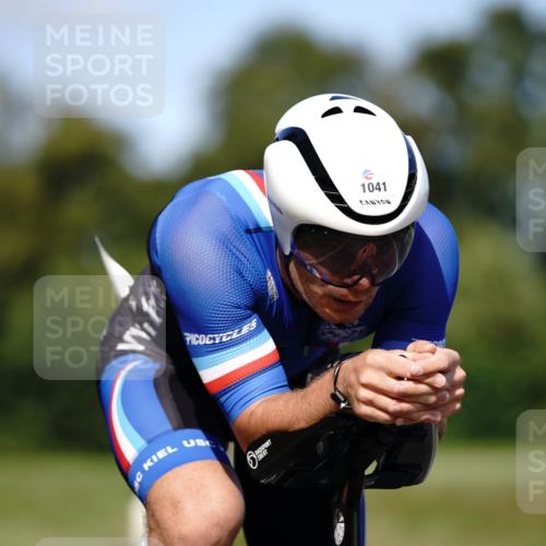 07.09.2025 - 19. Norderstedt Triathlon Michael Burmester http://msf.ph/oto/8836918 07.09.2025 14:10:59 Radfahren 1041 meine-sportfotos.de
