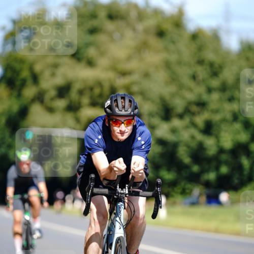 07.09.2025 - 19. Norderstedt Triathlon Michael Burmester http://msf.ph/oto/8836952 07.09.2025 12:50:51 Radfahren 301, 1299, 1384 meine-sportfotos.de