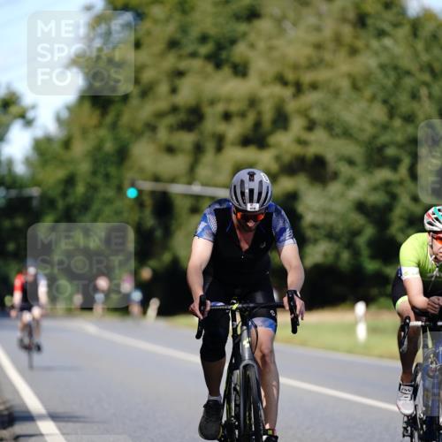 07.09.2025 - 19. Norderstedt Triathlon Michael Burmester http://msf.ph/oto/8836962 07.09.2025 14:11:27 Radfahren 410, 1004 meine-sportfotos.de
