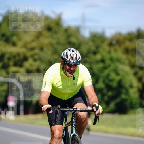 07.09.2025 - 19. Norderstedt Triathlon Michael Burmester http://msf.ph/oto/8836980 07.09.2025 12:50:55 Radfahren 301, 313 meine-sportfotos.de