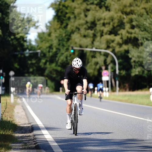 07.09.2025 - 19. Norderstedt Triathlon Michael Burmester http://msf.ph/oto/8837003 07.09.2025 14:11:56 Radfahren 1025 meine-sportfotos.de