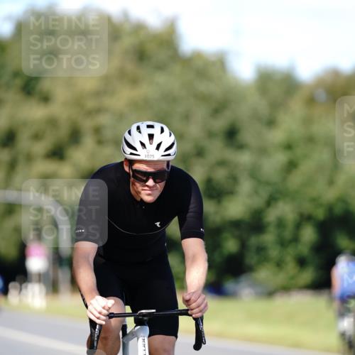 07.09.2025 - 19. Norderstedt Triathlon Michael Burmester http://msf.ph/oto/8837005 07.09.2025 14:11:57 Radfahren 1025 meine-sportfotos.de
