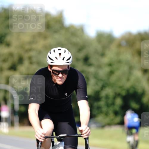 07.09.2025 - 19. Norderstedt Triathlon Michael Burmester http://msf.ph/oto/8837008 07.09.2025 14:11:57 Radfahren 1025 meine-sportfotos.de