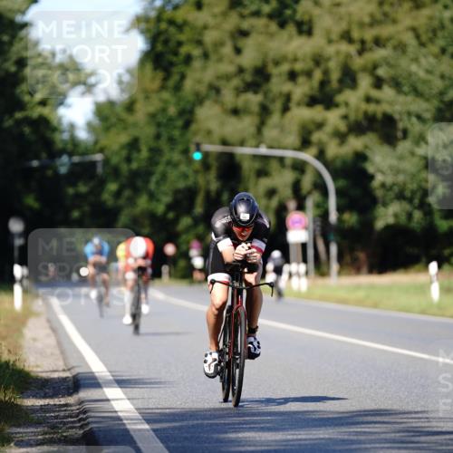 07.09.2025 - 19. Norderstedt Triathlon Michael Burmester http://msf.ph/oto/8837030 07.09.2025 14:12:12 Radfahren 983 meine-sportfotos.de