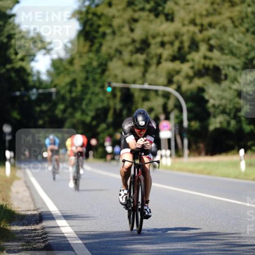 07.09.2025 - 19. Norderstedt Triathlon Michael Burmester http://msf.ph/oto/8837032 07.09.2025 14:12:13 Radfahren 983 meine-sportfotos.de