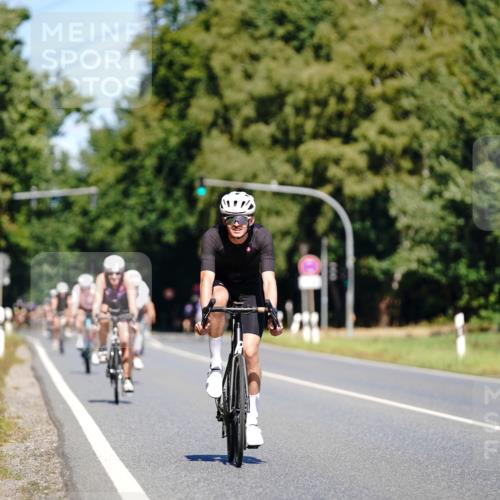 07.09.2025 - 19. Norderstedt Triathlon Michael Burmester http://msf.ph/oto/8837037 07.09.2025 12:51:36 Radfahren 723 meine-sportfotos.de