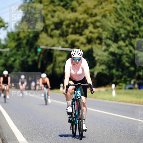07.09.2025 - 19. Norderstedt Triathlon Michael Burmester http://msf.ph/oto/8837060 07.09.2025 12:51:41 Radfahren 329, 723, 747, 1366 meine-sportfotos.de