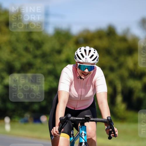 07.09.2025 - 19. Norderstedt Triathlon Michael Burmester http://msf.ph/oto/8837062 07.09.2025 12:51:43 Radfahren 329, 747, 1366 meine-sportfotos.de
