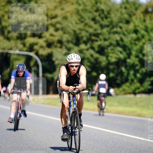 07.09.2025 - 19. Norderstedt Triathlon Michael Burmester http://msf.ph/oto/8837094 07.09.2025 12:52:05 Radfahren 766, 813 meine-sportfotos.de