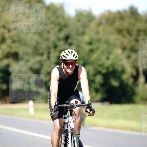 07.09.2025 - 19. Norderstedt Triathlon Michael Burmester http://msf.ph/oto/8837141 07.09.2025 14:13:55 Radfahren 905, 978, 985, 1039, 1465, 1471, 1478 meine-sportfotos.de