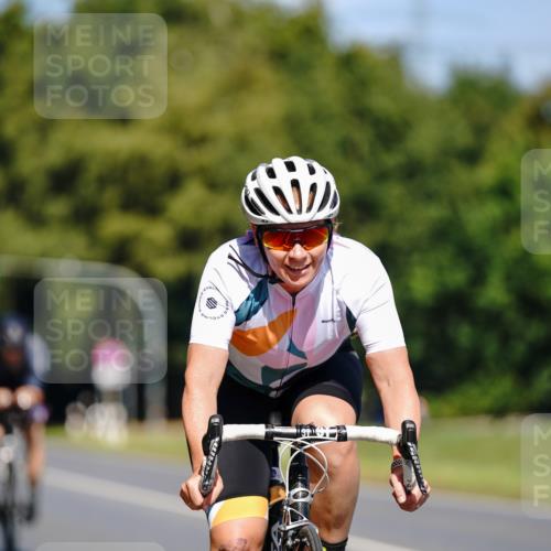 07.09.2025 - 19. Norderstedt Triathlon Michael Burmester http://msf.ph/oto/8837193 07.09.2025 12:52:44 Radfahren 310, 352 meine-sportfotos.de