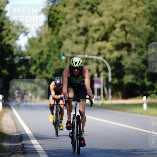 07.09.2025 - 19. Norderstedt Triathlon Michael Burmester http://msf.ph/oto/8837197 07.09.2025 14:14:14 Radfahren 988, 996 meine-sportfotos.de
