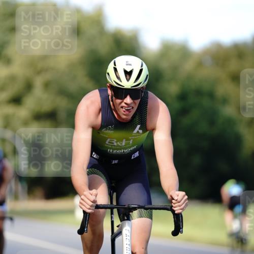 07.09.2025 - 19. Norderstedt Triathlon Michael Burmester http://msf.ph/oto/8837205 07.09.2025 14:14:15 Radfahren 988, 996 meine-sportfotos.de