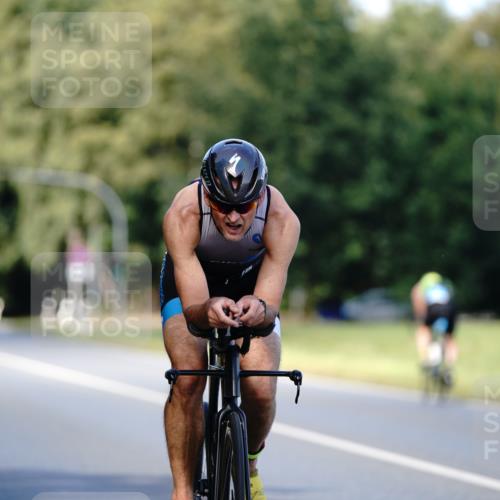 07.09.2025 - 19. Norderstedt Triathlon Michael Burmester http://msf.ph/oto/8837208 07.09.2025 14:14:16 Radfahren 988, 996 meine-sportfotos.de