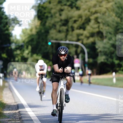 07.09.2025 - 19. Norderstedt Triathlon Michael Burmester http://msf.ph/oto/8837215 07.09.2025 14:14:24 Radfahren 361, 877 meine-sportfotos.de