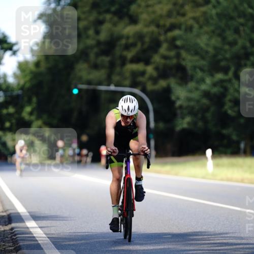 07.09.2025 - 19. Norderstedt Triathlon Michael Burmester http://msf.ph/oto/8837230 07.09.2025 14:14:33 Radfahren 1017 meine-sportfotos.de