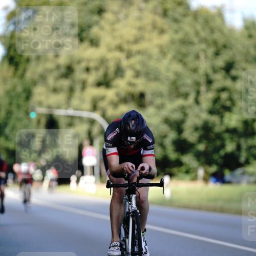 07.09.2025 - 19. Norderstedt Triathlon Michael Burmester http://msf.ph/oto/8837257 07.09.2025 14:15:03 Radfahren 958, 979 meine-sportfotos.de