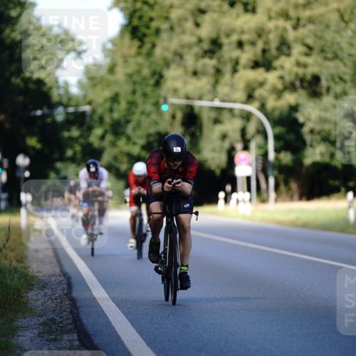 07.09.2025 - 19. Norderstedt Triathlon Michael Burmester http://msf.ph/oto/8837260 07.09.2025 14:15:05 Radfahren 958, 977, 979, 1456 meine-sportfotos.de