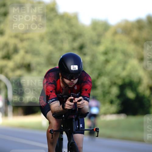 07.09.2025 - 19. Norderstedt Triathlon Michael Burmester http://msf.ph/oto/8837263 07.09.2025 14:15:06 Radfahren 958, 977, 979, 1456 meine-sportfotos.de