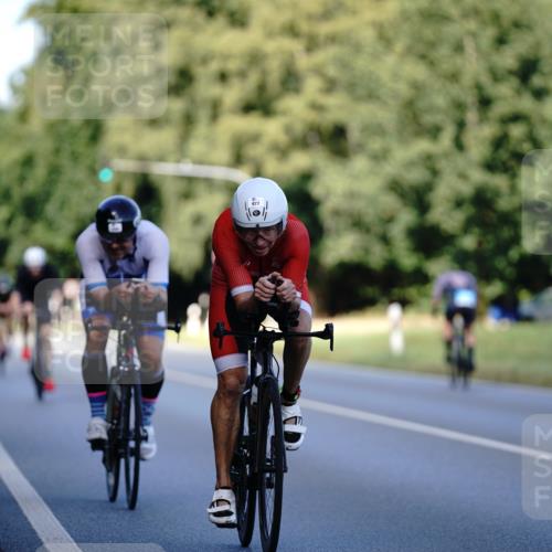 07.09.2025 - 19. Norderstedt Triathlon Michael Burmester http://msf.ph/oto/8837267 07.09.2025 14:15:07 Radfahren 958, 977, 979, 1456 meine-sportfotos.de