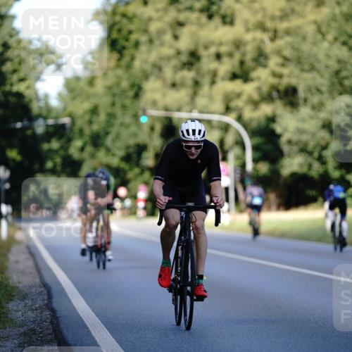 07.09.2025 - 19. Norderstedt Triathlon Michael Burmester http://msf.ph/oto/8837277 07.09.2025 14:15:10 Radfahren 879, 900, 977, 1456 meine-sportfotos.de