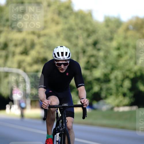 07.09.2025 - 19. Norderstedt Triathlon Michael Burmester http://msf.ph/oto/8837280 07.09.2025 14:15:11 Radfahren 428, 879, 900, 977, 1456 meine-sportfotos.de