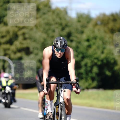 07.09.2025 - 19. Norderstedt Triathlon Michael Burmester http://msf.ph/oto/8837322 07.09.2025 14:16:22 Radfahren 391, 1042, 1408, 1459 meine-sportfotos.de