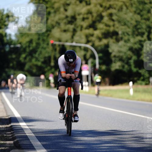 07.09.2025 - 19. Norderstedt Triathlon Michael Burmester http://msf.ph/oto/8837335 07.09.2025 14:16:28 Radfahren 1401 meine-sportfotos.de