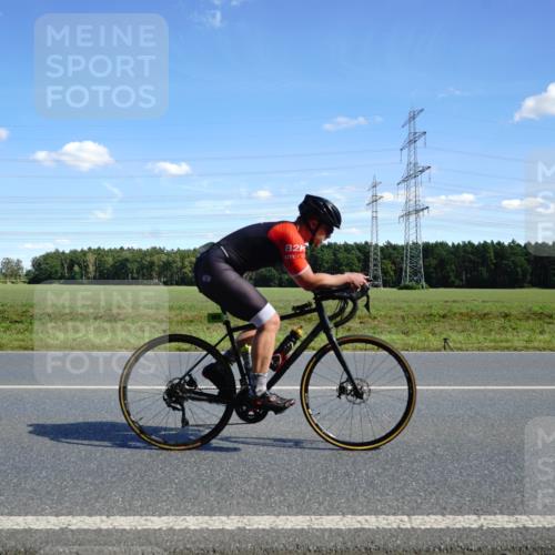 07.09.2025 - 19. Norderstedt Triathlon Michael Burmester http://msf.ph/oto/8837369 07.09.2025 14:10:11 Radfahren 968 meine-sportfotos.de