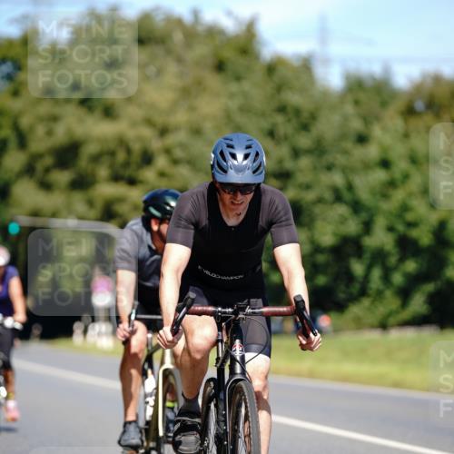 07.09.2025 - 19. Norderstedt Triathlon Michael Burmester http://msf.ph/oto/8837377 07.09.2025 12:54:02 Radfahren 214, 264, 270, 349, 350 meine-sportfotos.de