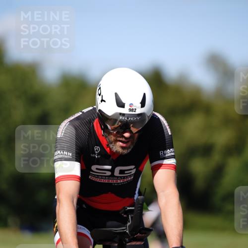 07.09.2025 - 19. Norderstedt Triathlon Michael Burmester http://msf.ph/oto/8837384 07.09.2025 14:17:07 Radfahren 982 meine-sportfotos.de