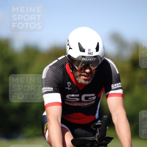 07.09.2025 - 19. Norderstedt Triathlon Michael Burmester http://msf.ph/oto/8837386 07.09.2025 14:17:07 Radfahren 982 meine-sportfotos.de