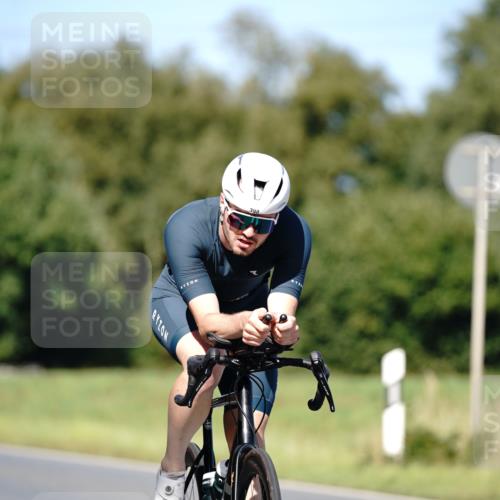 07.09.2025 - 19. Norderstedt Triathlon Michael Burmester http://msf.ph/oto/8837393 07.09.2025 14:17:13 Radfahren 398, 420, 981, 1034 meine-sportfotos.de