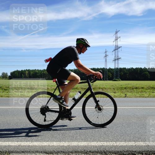 07.09.2025 - 19. Norderstedt Triathlon Michael Burmester http://msf.ph/oto/8837405 07.09.2025 12:02:51 Radfahren 210, 728, 851, 1249 meine-sportfotos.de