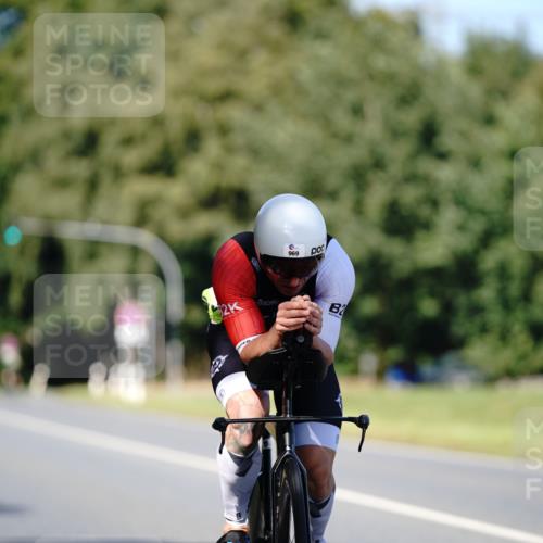 07.09.2025 - 19. Norderstedt Triathlon Michael Burmester http://msf.ph/oto/8837451 07.09.2025 14:17:34 Radfahren 427, 969 meine-sportfotos.de
