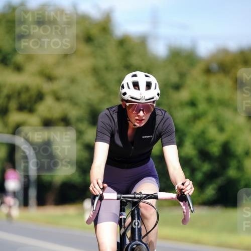 07.09.2025 - 19. Norderstedt Triathlon Michael Burmester http://msf.ph/oto/8837452 07.09.2025 12:55:02 Radfahren 341 meine-sportfotos.de