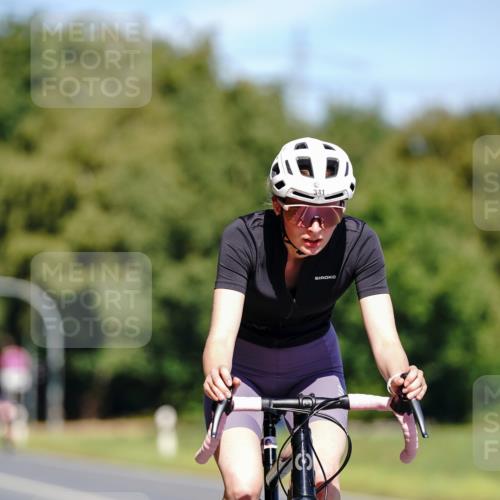 07.09.2025 - 19. Norderstedt Triathlon Michael Burmester http://msf.ph/oto/8837458 07.09.2025 12:55:02 Radfahren 341 meine-sportfotos.de