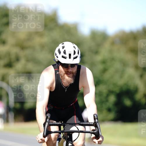 07.09.2025 - 19. Norderstedt Triathlon Michael Burmester http://msf.ph/oto/8837474 07.09.2025 14:17:52 Radfahren 395, 1014, 1036 meine-sportfotos.de