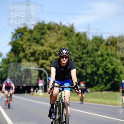 07.09.2025 - 19. Norderstedt Triathlon Michael Burmester http://msf.ph/oto/8837475 07.09.2025 12:55:06 Radfahren 735, 752 meine-sportfotos.de