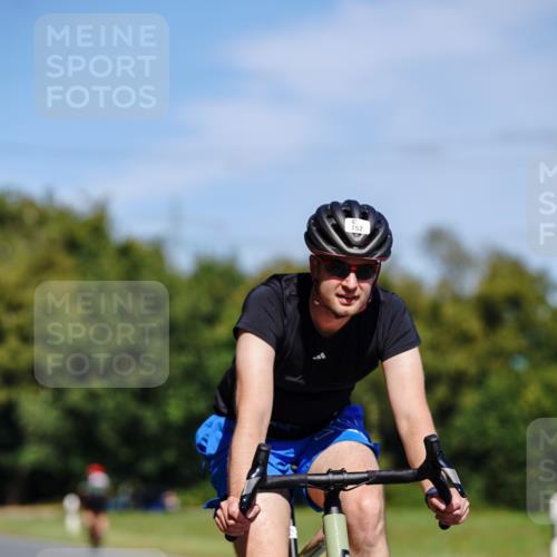 07.09.2025 - 19. Norderstedt Triathlon Michael Burmester http://msf.ph/oto/8837484 07.09.2025 12:55:07 Radfahren 735, 752 meine-sportfotos.de