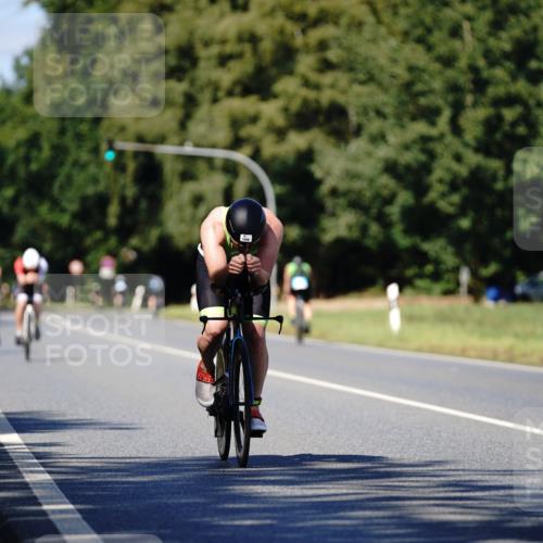 07.09.2025 - 19. Norderstedt Triathlon Michael Burmester http://msf.ph/oto/8837504 07.09.2025 14:18:14 Radfahren 1006, 1015 meine-sportfotos.de