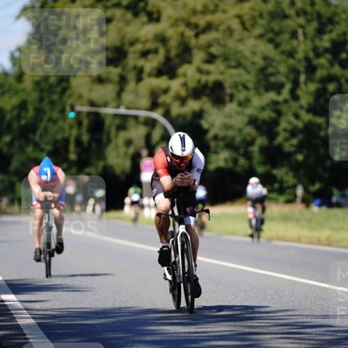 07.09.2025 - 19. Norderstedt Triathlon Michael Burmester http://msf.ph/oto/8837511 07.09.2025 14:18:17 Radfahren 971, 1006, 1022 meine-sportfotos.de