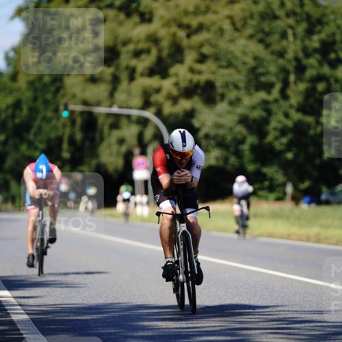 07.09.2025 - 19. Norderstedt Triathlon Michael Burmester http://msf.ph/oto/8837514 07.09.2025 14:18:17 Radfahren 971, 1006, 1022 meine-sportfotos.de