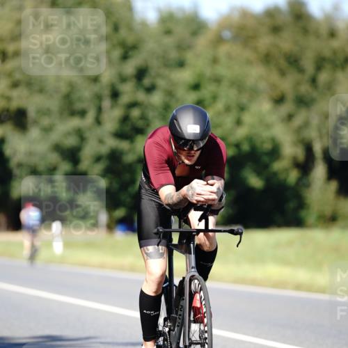 07.09.2025 - 19. Norderstedt Triathlon Michael Burmester http://msf.ph/oto/8837540 07.09.2025 14:18:25 Radfahren 393, 411, 964, 1027 meine-sportfotos.de